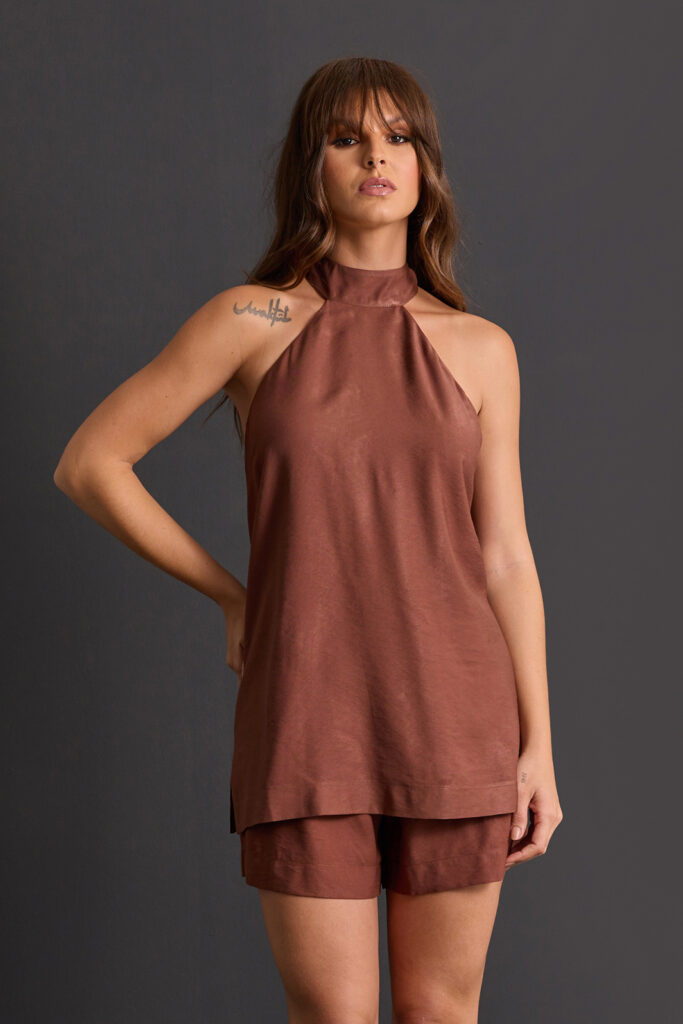 Blusa Gola Alta Frene Única Alfaiataria