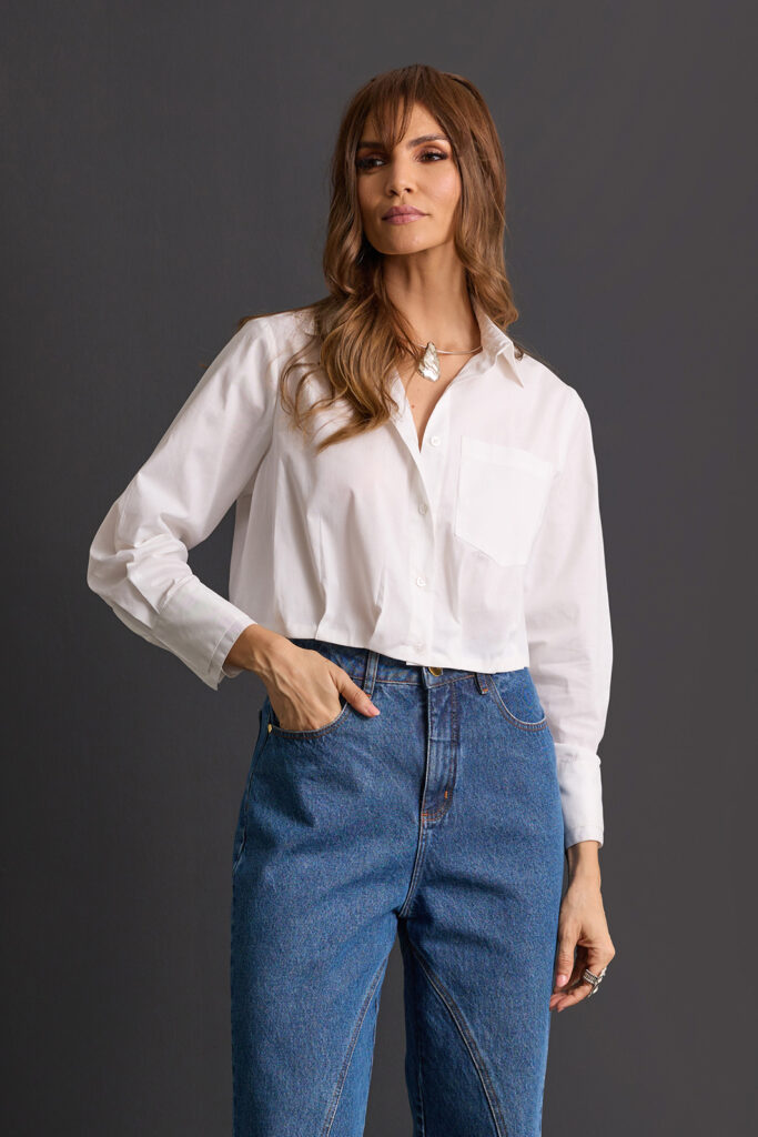 Camisa Semi Cropped Detalhe Pregas Tricoli...