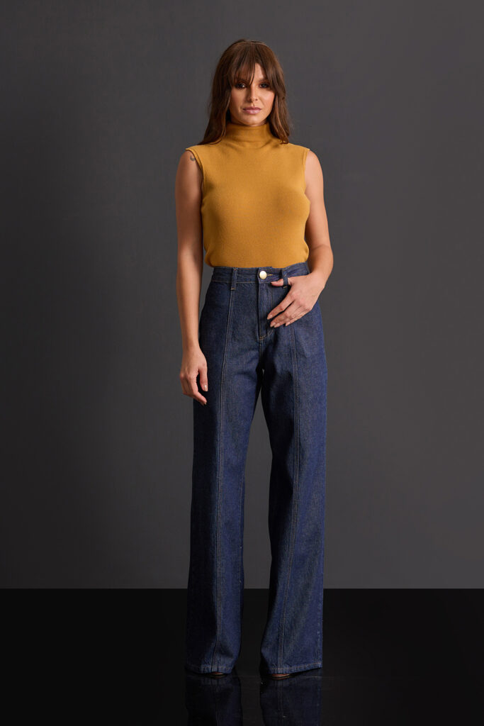 Calça Jeans Wide Leg Com Recorte Frontal