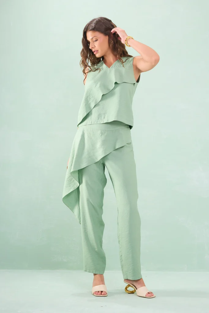 Calça Com Sobreposição Elástico Costas Viscose