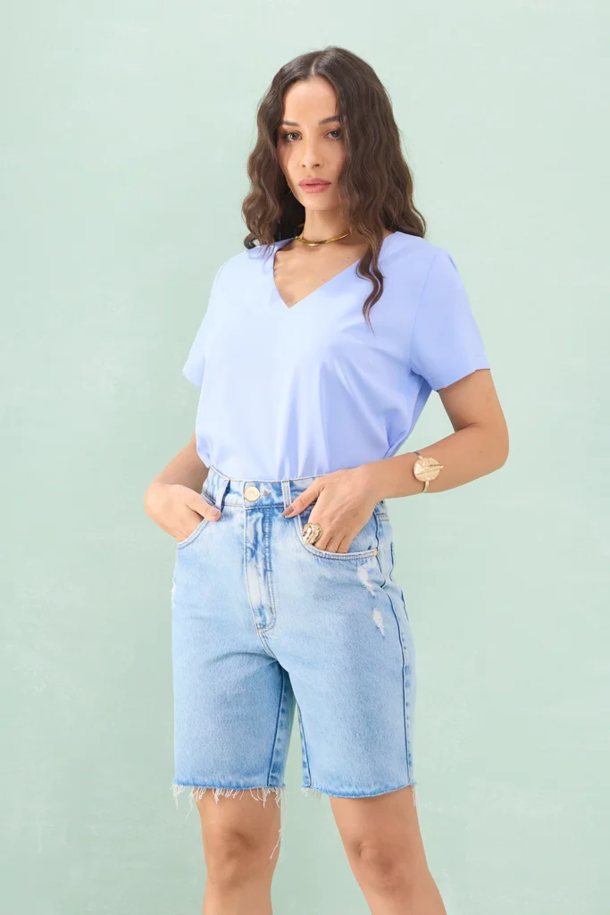 Bermuda Jeans Com Detonado Barra A Fio
