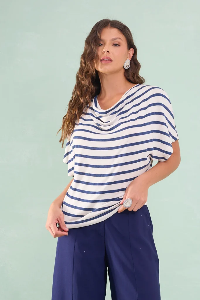 Blusa Decote Degagê Visco Tricot Listrado