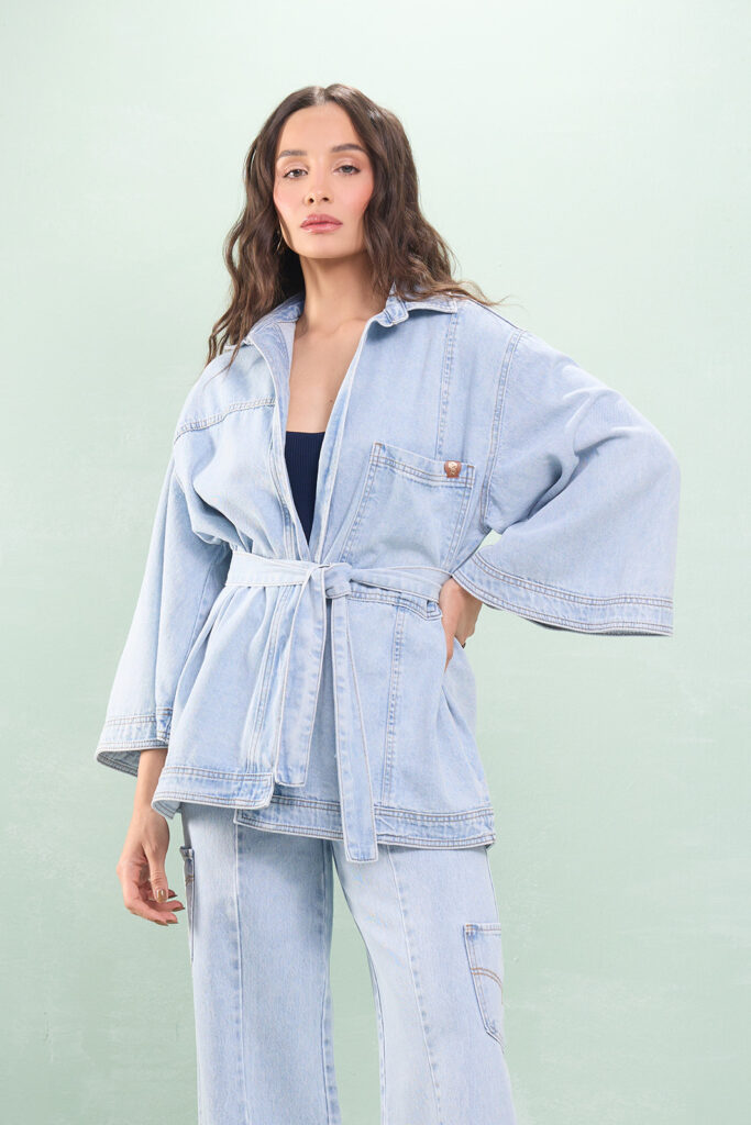 Kimono Jeans Com Pesponto e Faixa