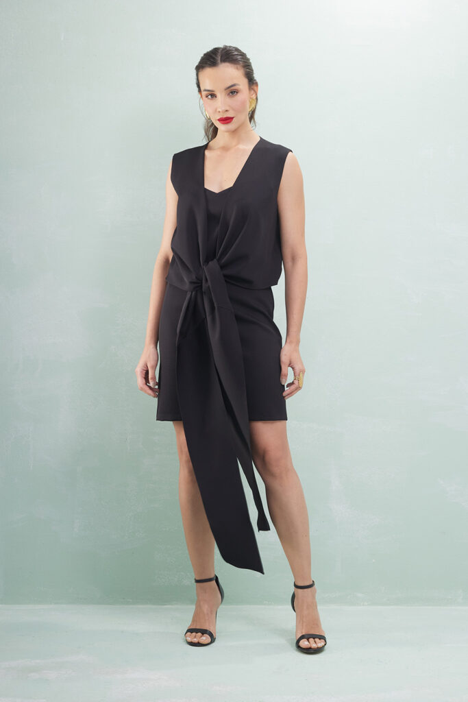 Vestido Curto Com Sobreposição Alfaiataria