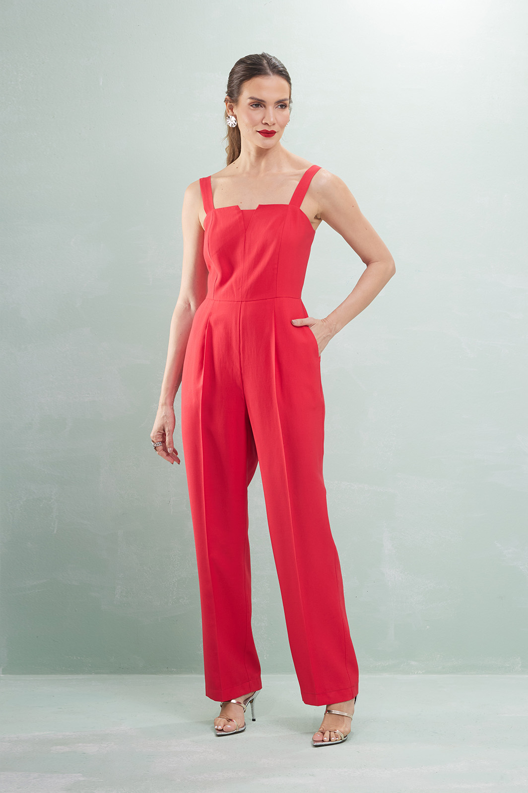 Macacão Alça Larga Detalhe Elástico Com Faixa Alfaiataria