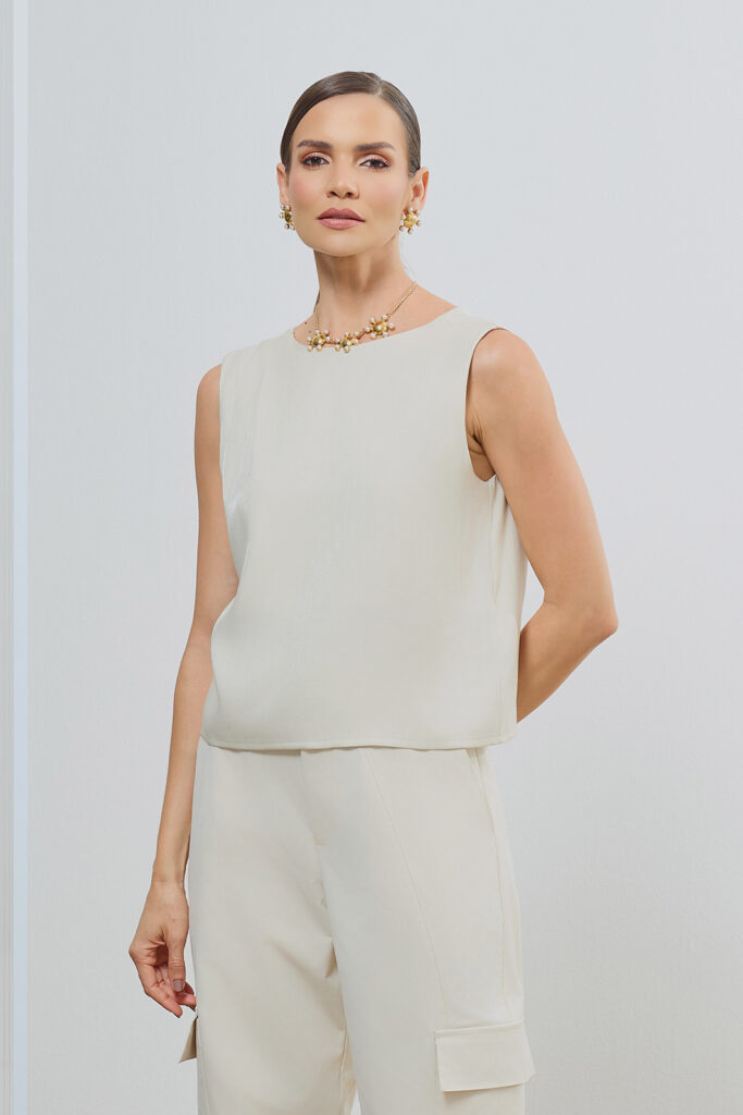 Blusa Sem Manga Decote V Costas Com Ponta Crepe Acetinado