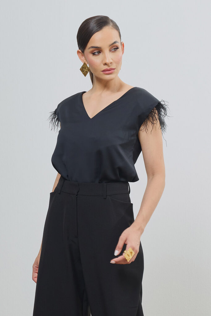 Blusa Muscle Tee Com Pluma Removível Crepe