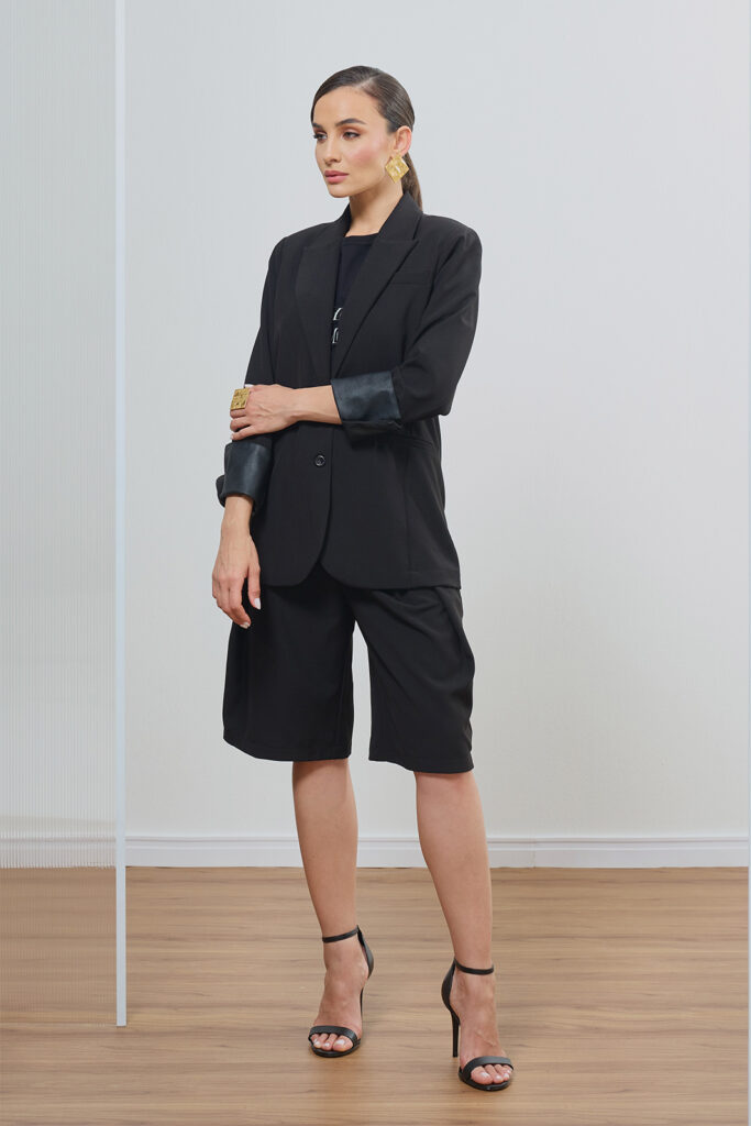 Bermuda Prega Diagonal Com Bolso Faca Alfaiataria