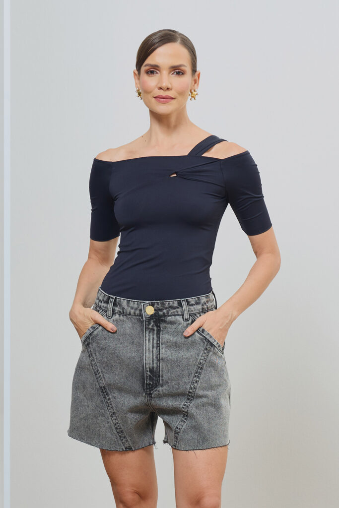Blusa Decote Assimétrico Manga 3/4 Jersey