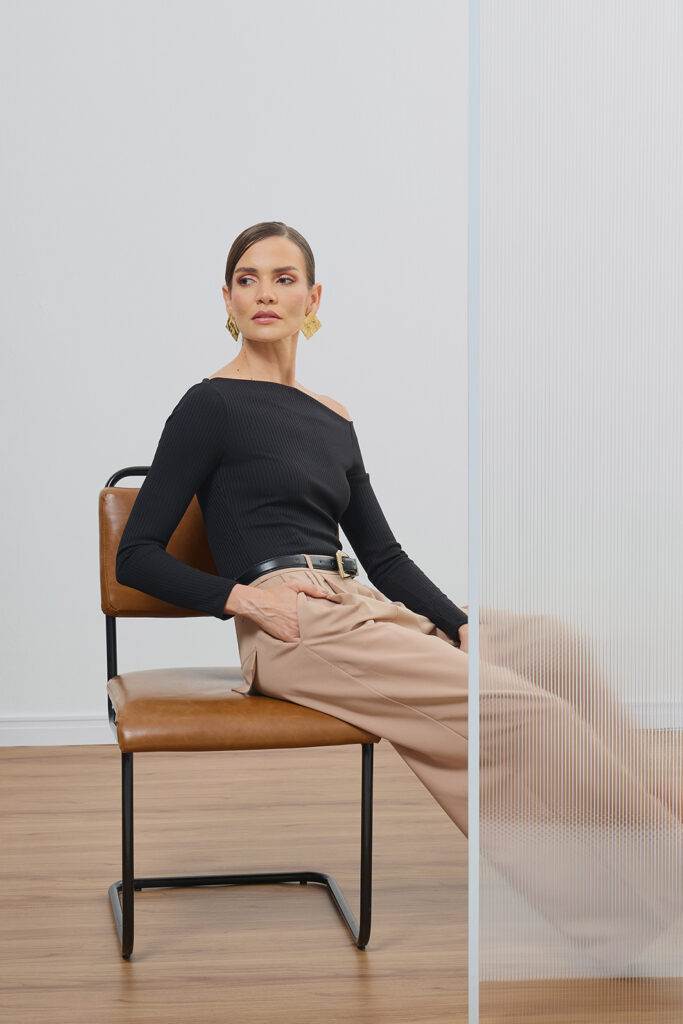 Macacão Decote Ombro A Ombro Malha Com Alfaiataria