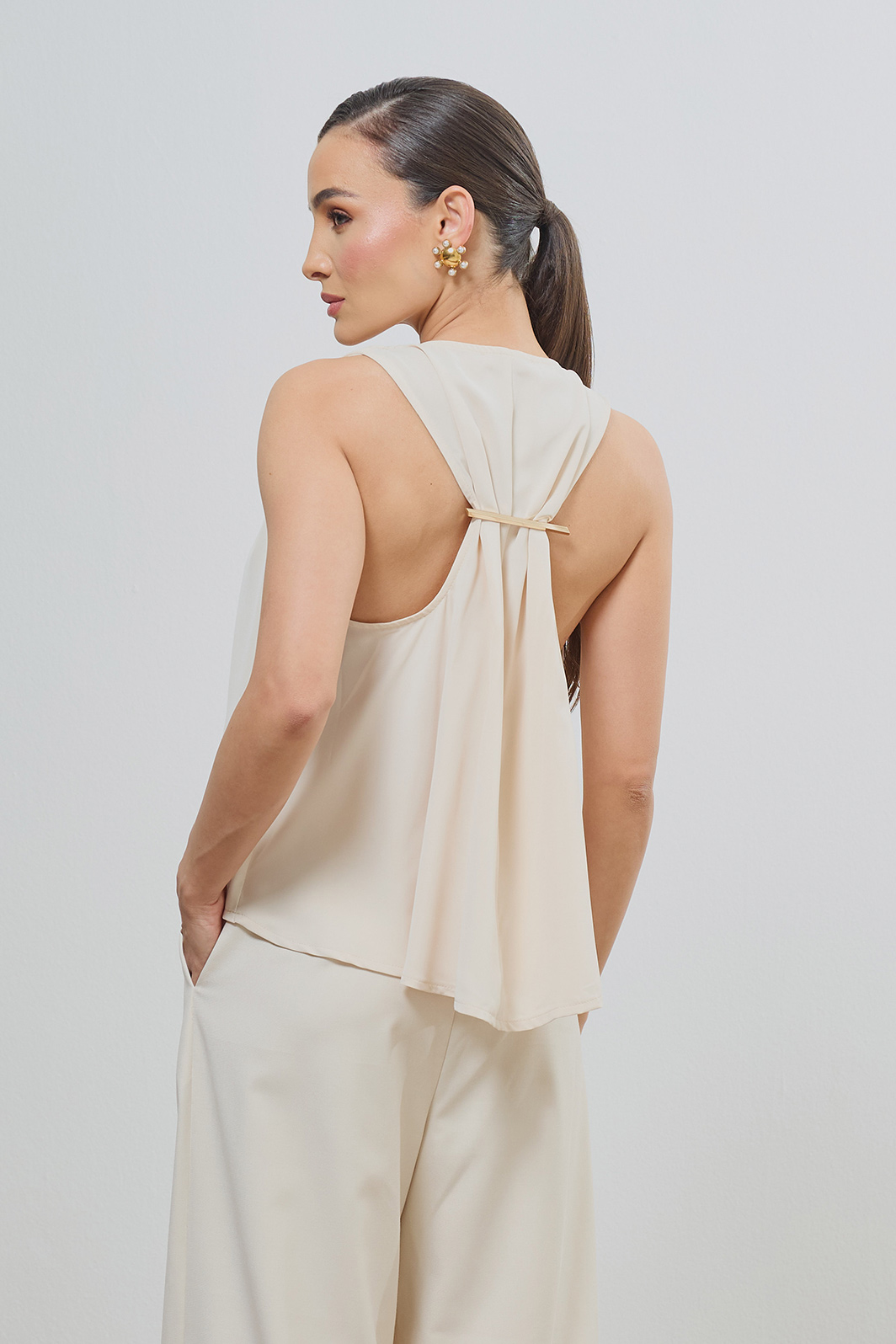 Blusa Evasê Aviamento Costas Crepe