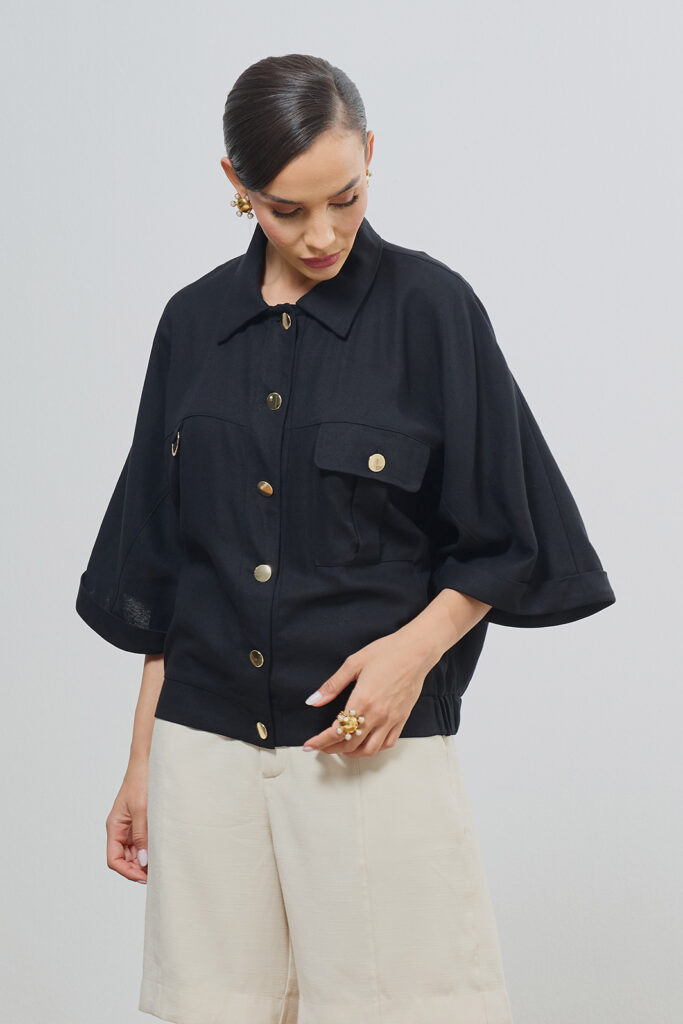 Camisa Manga Morcego Com Bolso e Fivela Linho