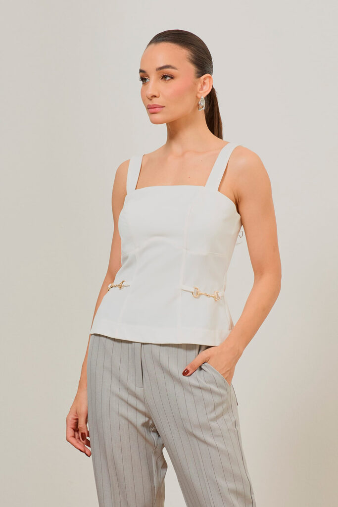 Blusa Alça Larga Detalhe Aviamento Alfaiataria