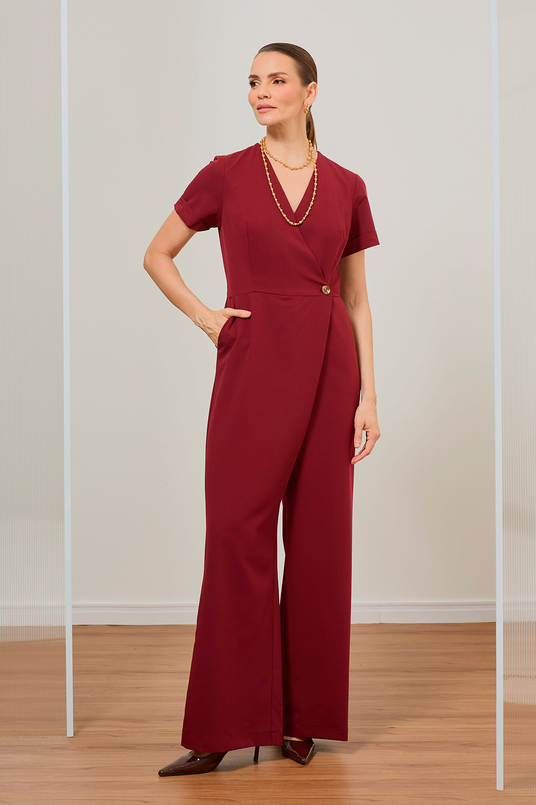 Macacão Com Transpasse Manga Curta