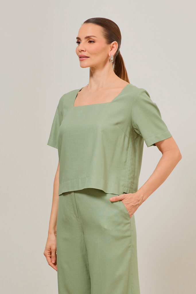 Blusa Manga Curta Decote Quadrado Linho