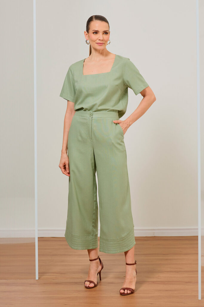 Calça Pantalona Pantacourt Barra Larga Linho