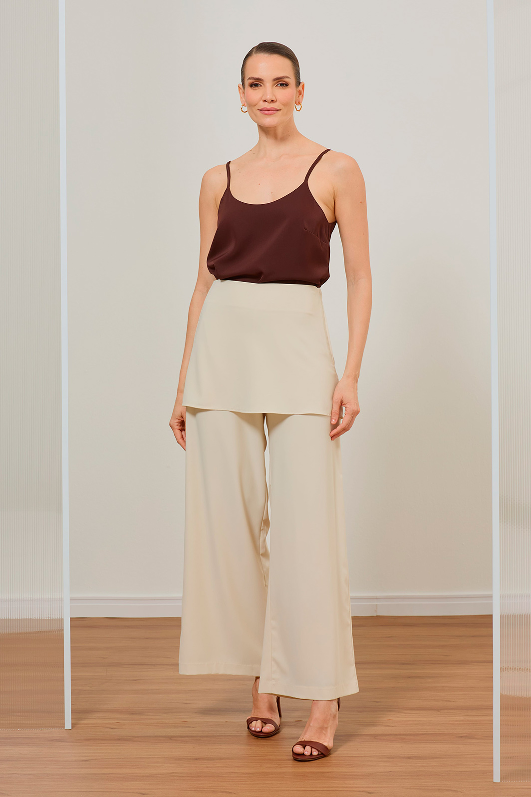 Calça Reta Com Sobreposição Alfaiataria