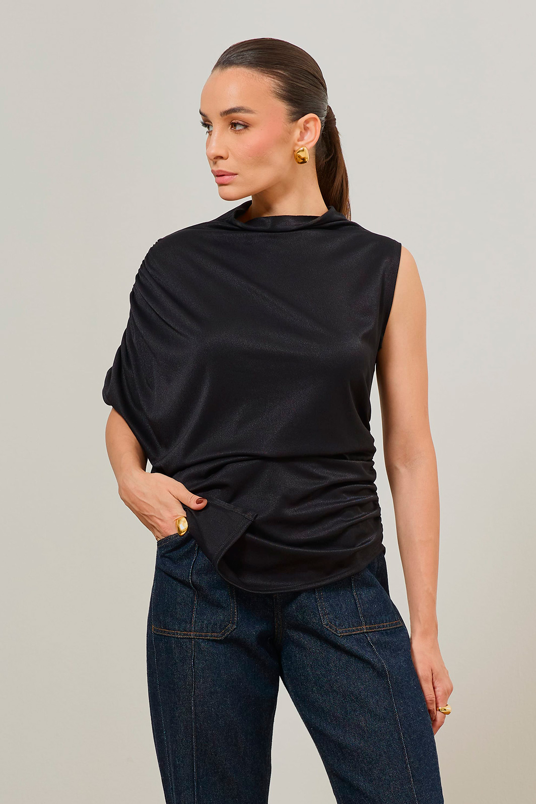 Blusa Gola Alta Assimétrica Jersey