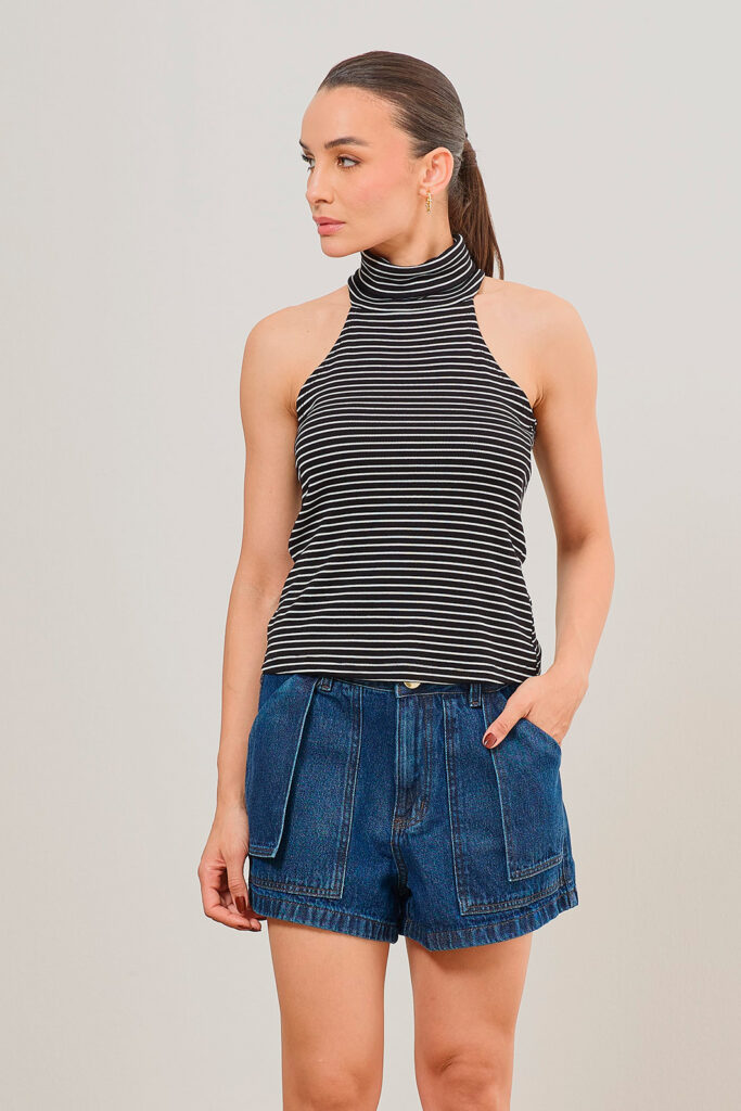 Short Jeans Com Bolso Sobreposto
