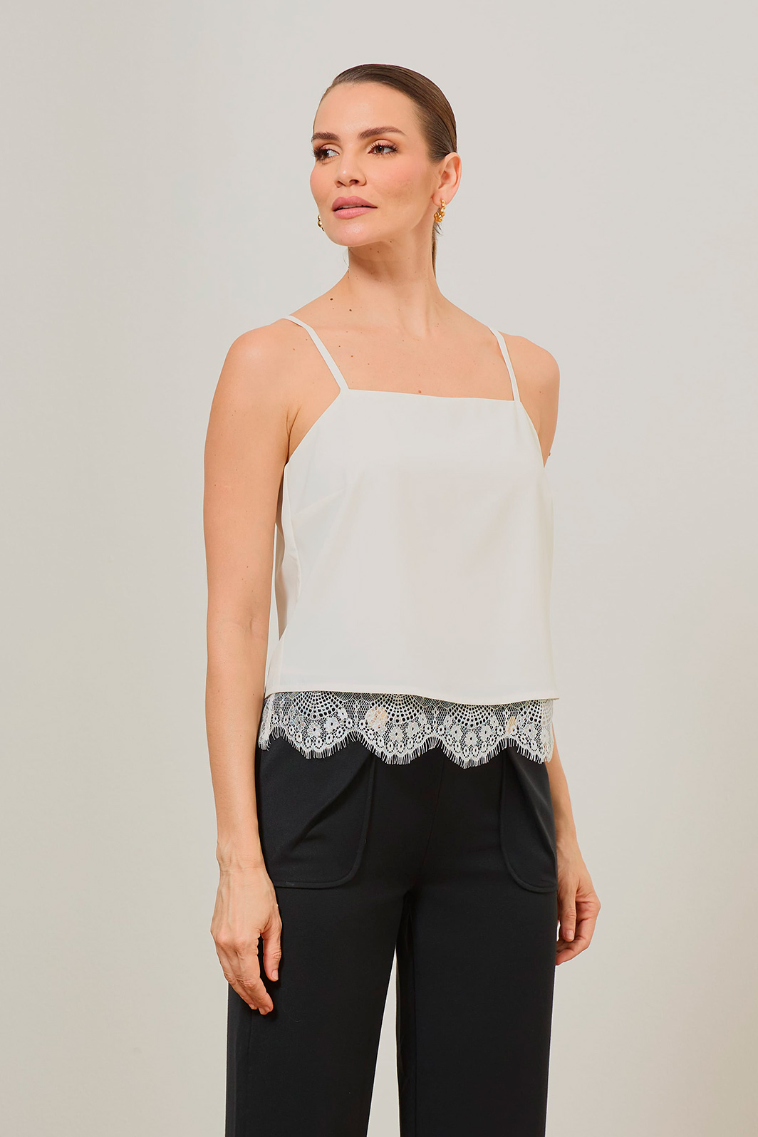 Blusa Alça Renda Na Barra Crepe