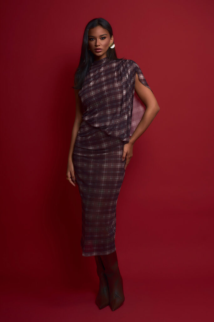 Vestido Longuete Com Drapeado Assimétrico Tule