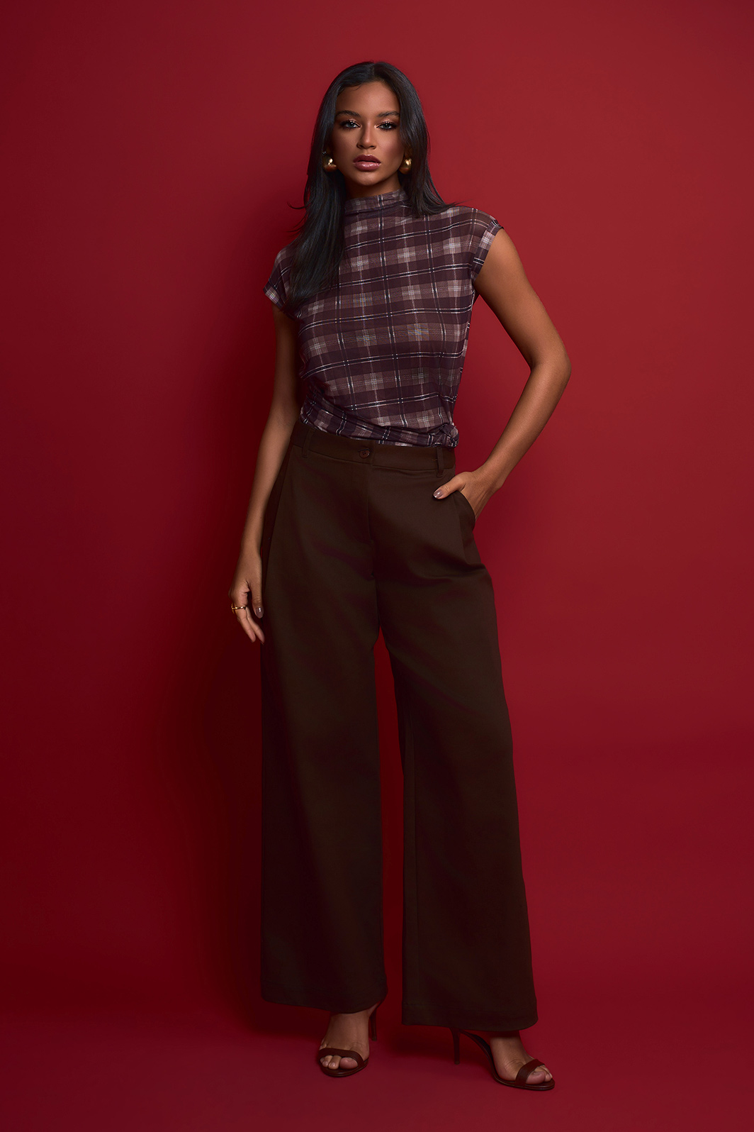Calça Pantalona Prega Lateral Sarja Cotton