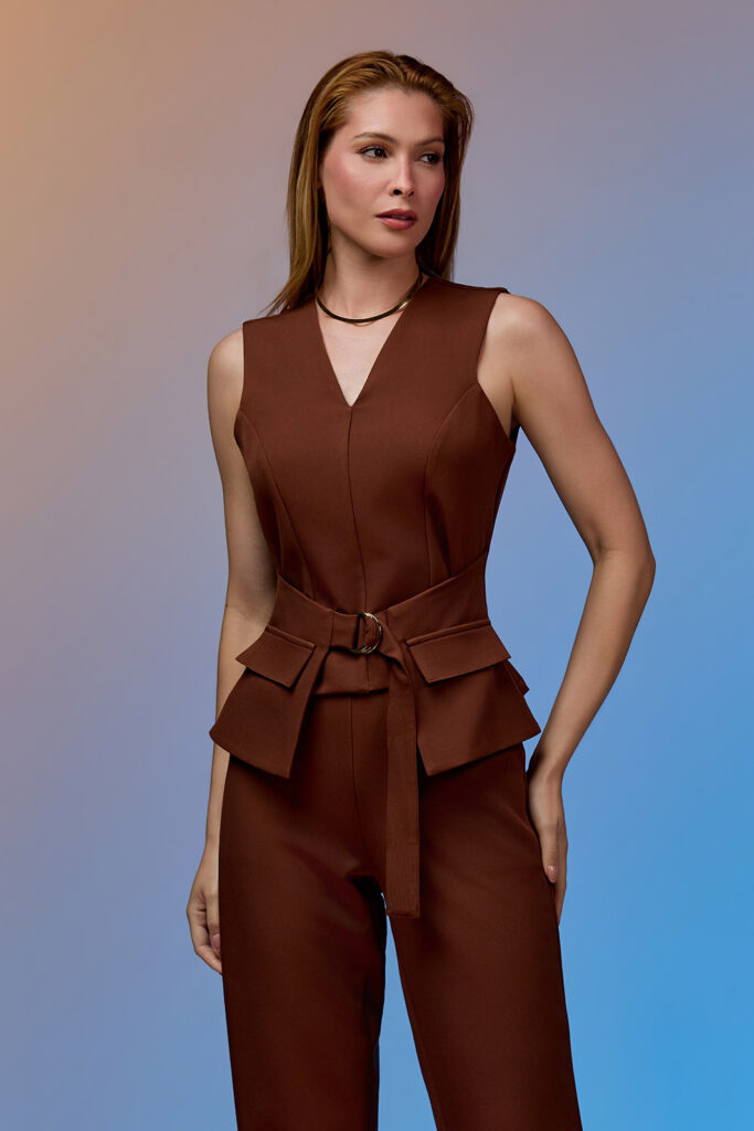 Blusa Decote V Com Pala Sobreposta Alfaiataria