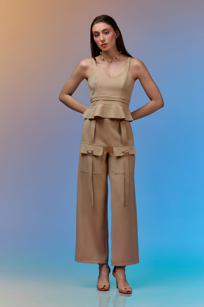 Calça Com Bolsos Utilitários Alfaiataria