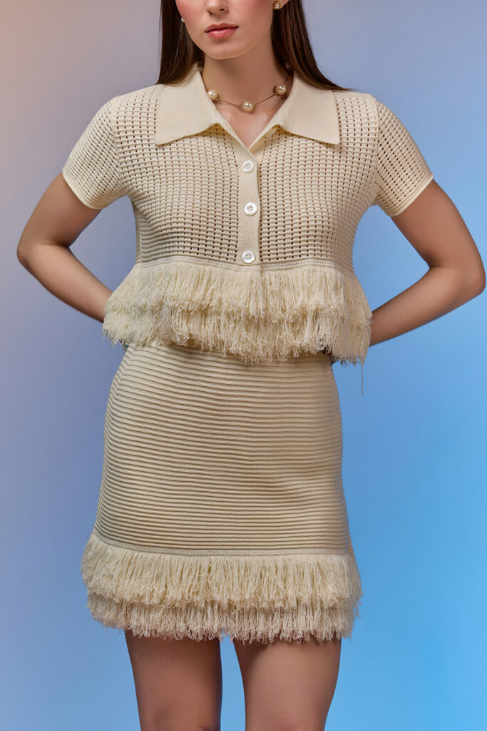 Camisa Semi Cropped Manga Curta Com Franja Tricot