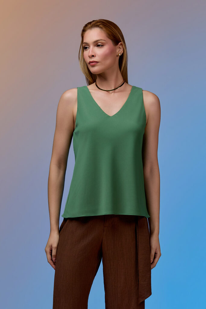 Blusa Alça Larga Decote V Crepe