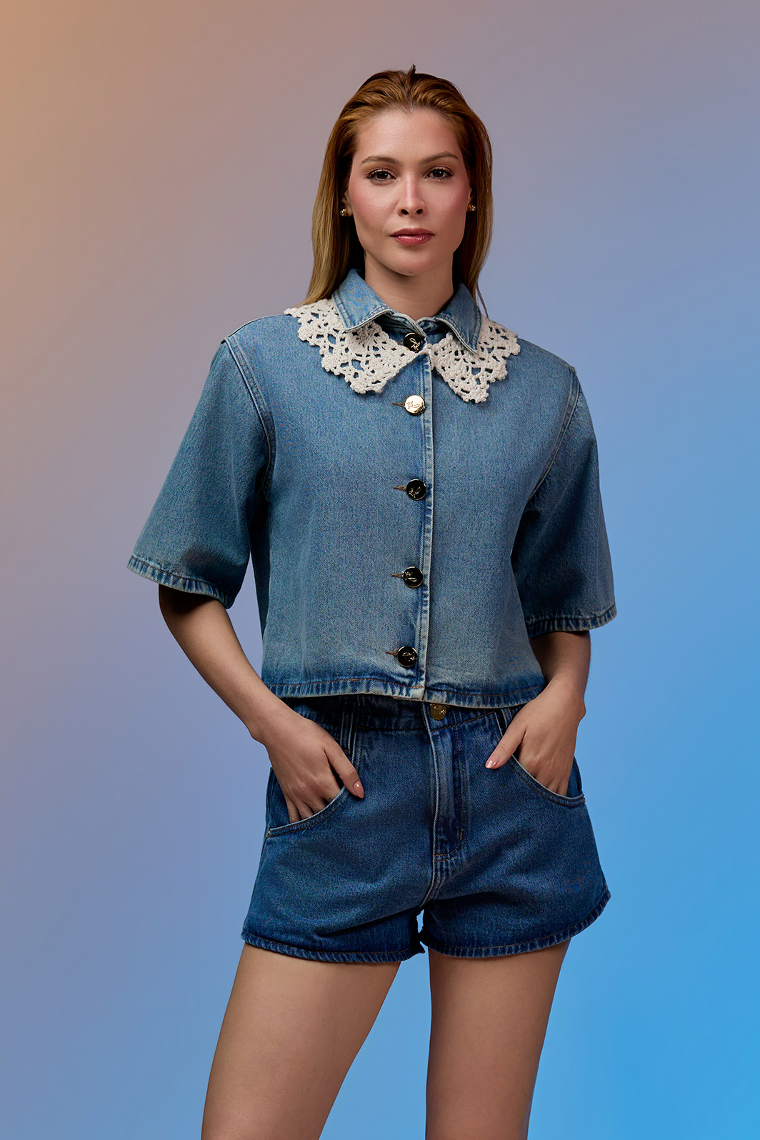 Camisa Jeans Semi Cropped Manga Curta