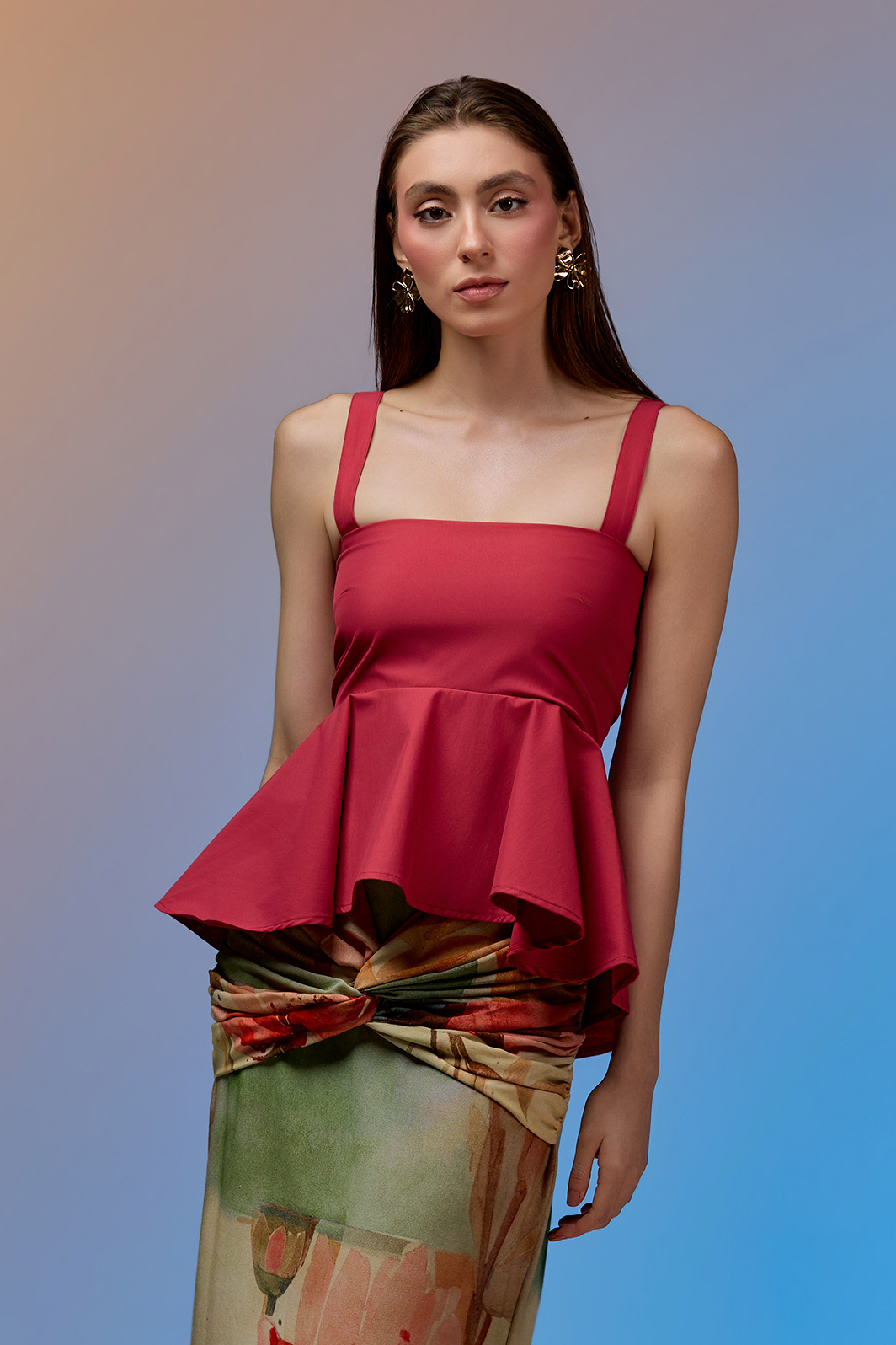 Blusa Decote Reto Alça Larga Peplum Tricoline