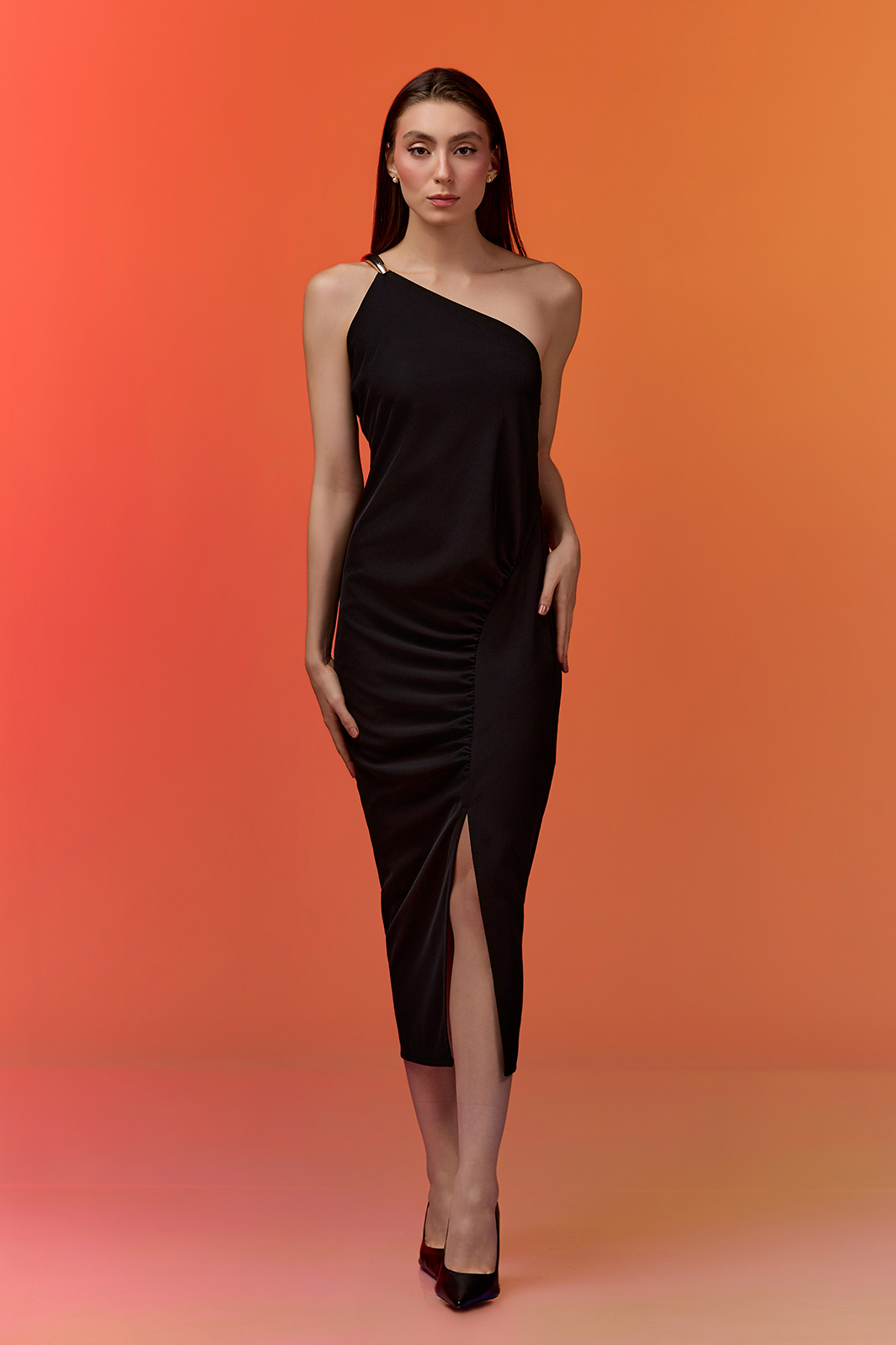 Vestido Midi Ombro Único Com Aviamento Crepe
