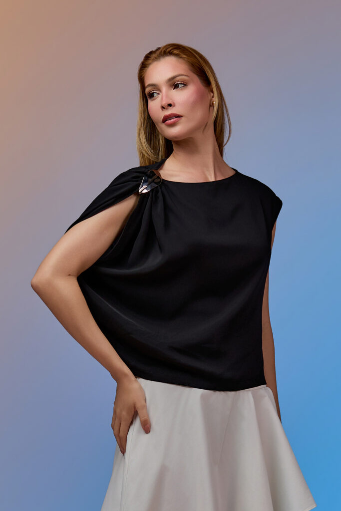 Blusa Detalhe Aviamento Crepe