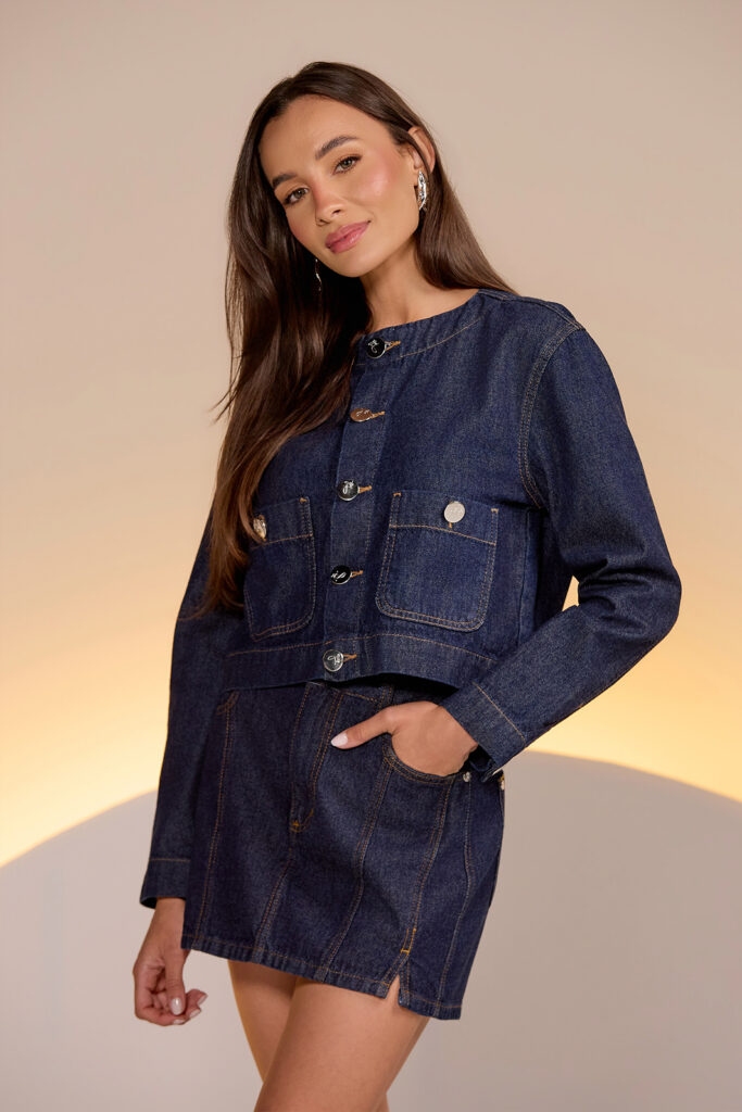 Mini Saia Jeans Com Recorte e Fenda