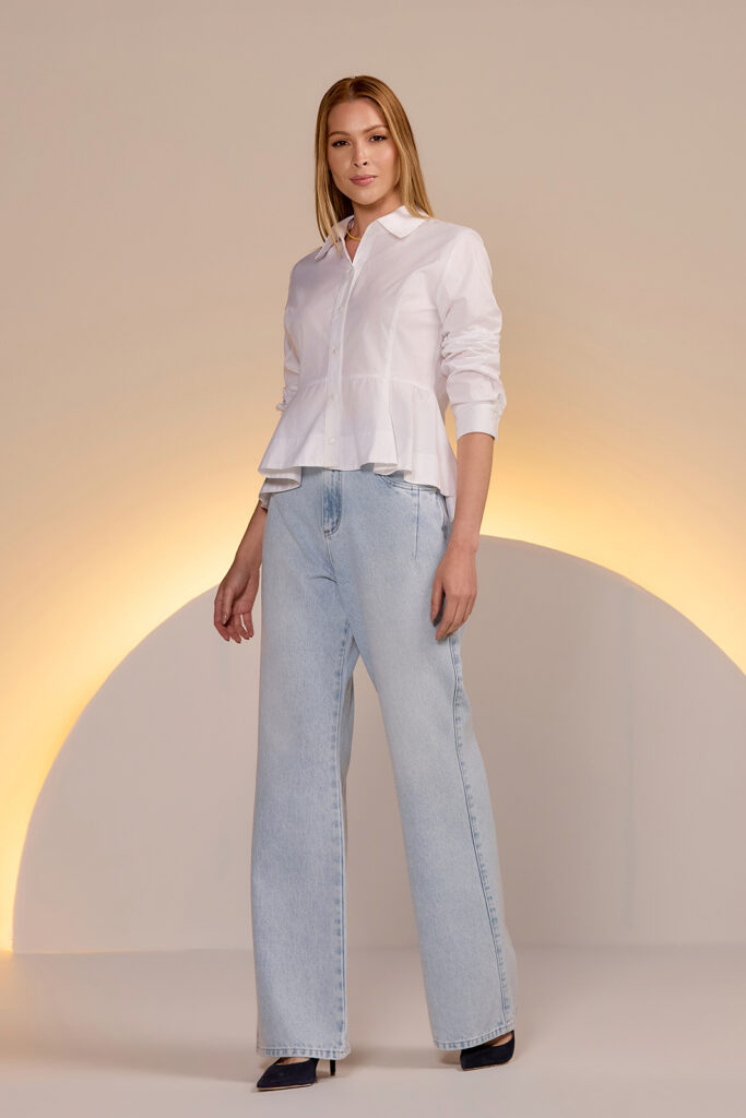Calça Jeans Wide Leg Com Pences Frontal